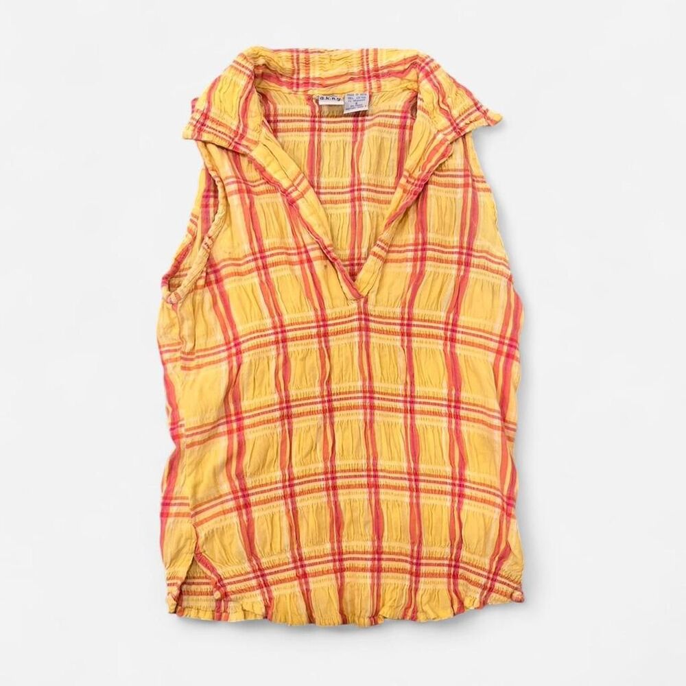 Yellow + pink plaid sleeveless blouse with ruched details. Stretchy. Size: S